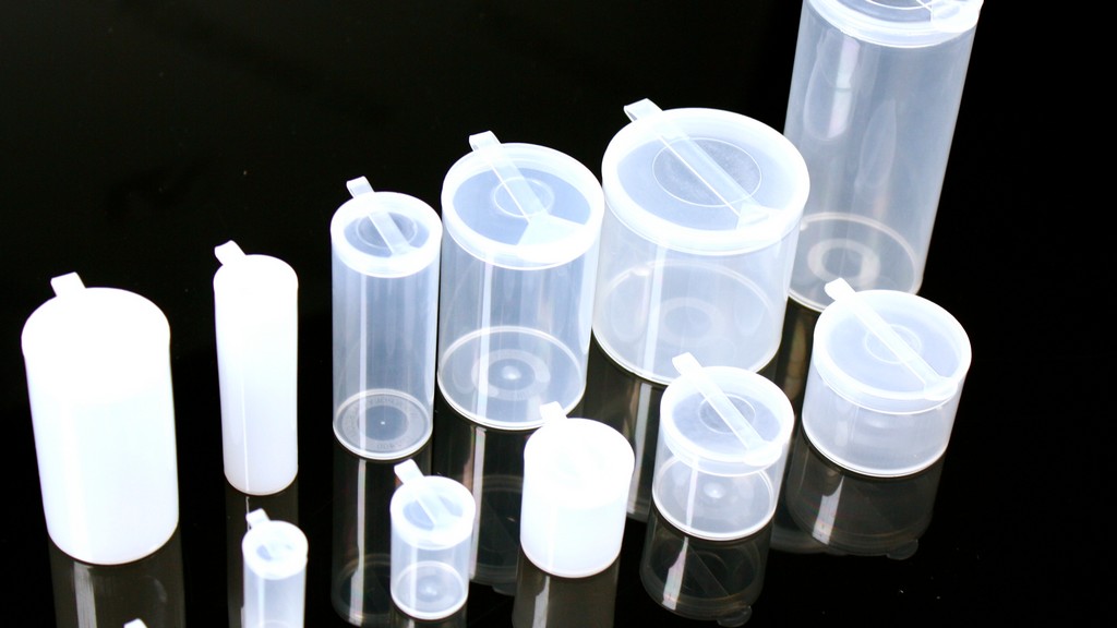 Plastic Laboratory Containers